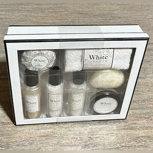 NIB 7-Piece White Orchid bath & body essentials kit